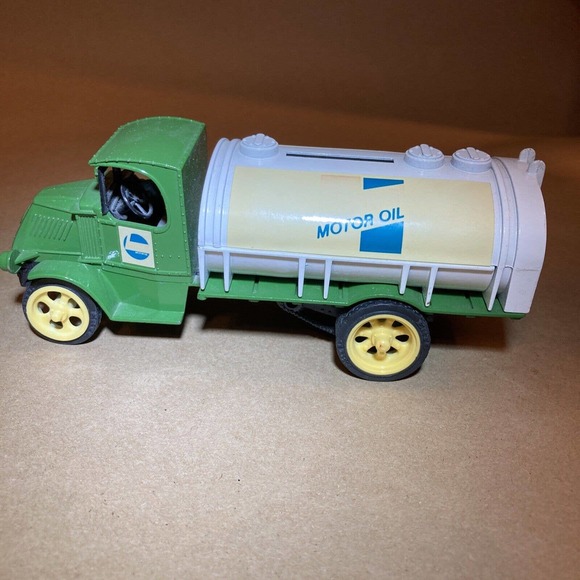 Ertl Metal 1926 Mack Bulldog Castrol Motor Oil Delivery Truck Bank Semi W/ Key - Picture 3 of 4